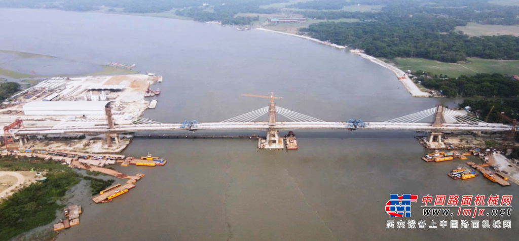 方圆塔机助力孟加拉国PAlRA大桥建设工程