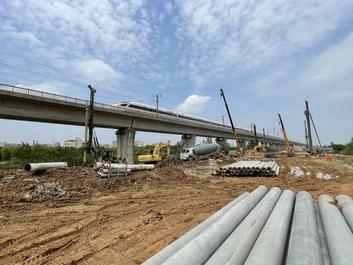 泰信机械多型号旋挖钻机助建江苏南沿江城际铁路