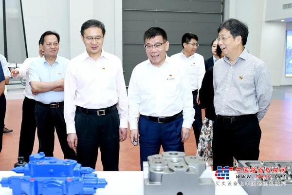 重走总书记考察路线|自治区国资委党委在柳工召开专题学习会