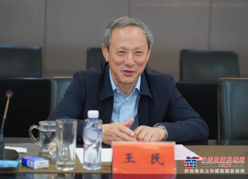 据了解，早在去年8月王民董事长率队拜访了远东宏信孔繁星总裁，双方就“两新一重”等多领域合作深入交流。