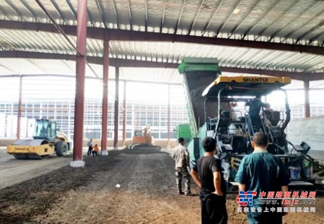 	广西地处中国西南部，作为周边各省重要的出海通道和“一带一路”中连接东盟国家的枢纽，区域内近些年正在大力发展交通建设，一批批实力雄厚的工程单位，正在为建设美丽广西而努力。山推产品以其卓越的性能完善的售后服务保障，受到了施工客户的青睐。