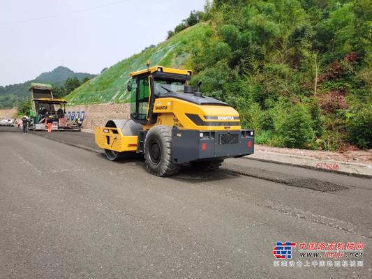 路基压实：老铁！看山推C6压实效果“666”