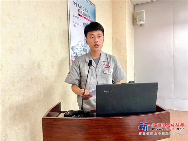 活动开始，参会同志们重温了入团誓词，庄严宣誓，誓言铮铮，坚定了大家的初心使命。团干代表王婷婷、仇博兴、刘宴熙等，分别选取党的百年光辉历程中涌现出的杰出人物故事，带领青年们重温党的革命历史。团委副书记周幸带领青年们诵读红色诗歌《百年征程，扬起强国风帆》，感受共产党人的高尚情怀。青年榜样代表魏飞、孙健、常延龙等，分别结合实际、立足岗位，为团员青年们讲述了创勇争先的工作经历。团委书记高强子以《明理增信崇德力行 在奋力开启新时期高质量发展的新征程中贡献青春力量》为题，为青年们讲授精品团课，勉励青年要在党的百年辉煌成就中坚定信仰、勇往无前，在党的宝贵精神财富中汲取力量、再创辉煌，做立足岗位、开拓创新的“实干家”，推动公司发展的“引领者”，为公司“十四五”高质量发展贡献力量。活动最后，大家齐唱红歌《我和我的祖国》，祝福祖国更加繁荣昌盛。