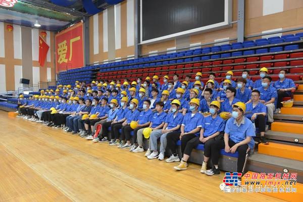 烟台大学机电汽车工程学院的学生来方圆集团实习