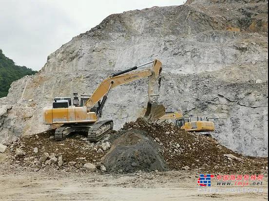 【评测】曾经进口挖机云集的采石场，柳工CLG952EHD硬是凭实力挤进来了！