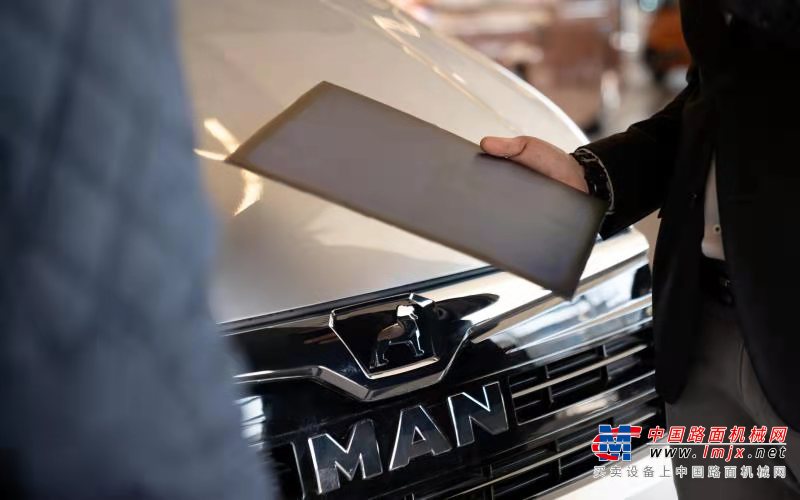 曼恩攜手索諾汽車研究應用於電動商用車的太陽能技術