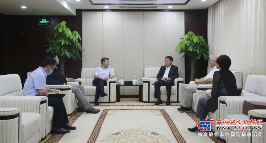 小松(中国)领导一行拜访中国土木工程集团有限公司