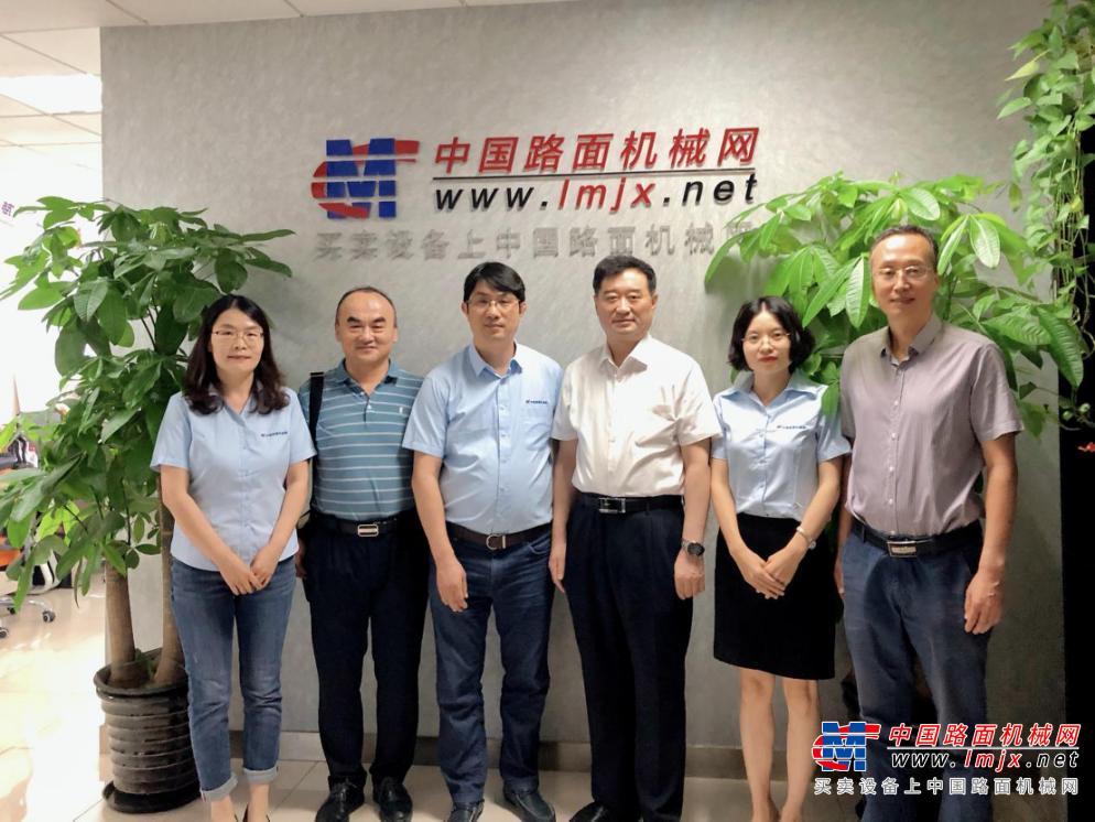 中国工程机械工业协会苏子孟会长调研中国路面机械网