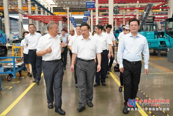 国家统计局总经济师毛盛勇率团调研考察山河智能