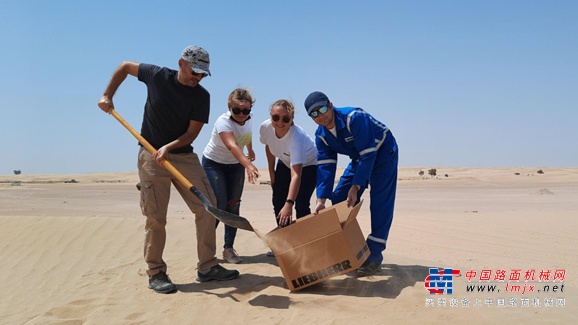 利勃海爾平湖工廠為何會收到幾箱來自迪拜的黃沙？