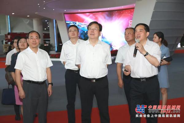 “相当了不起” 湖南省工商联主席张健考察三一