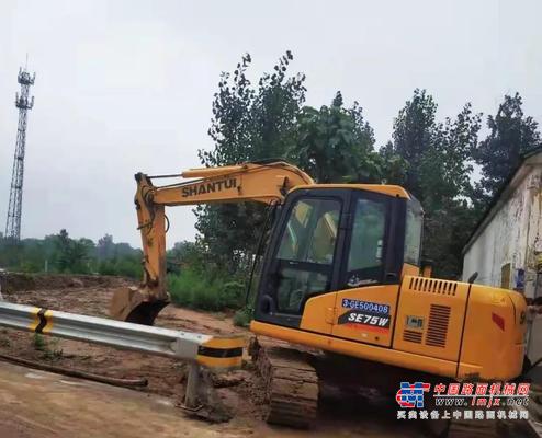 同心齐力 风雨同舟｜山推挖掘机共筑“冲不垮”堤坝