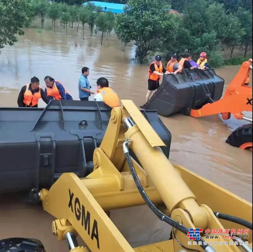 風雨同舟 使命共擔丨海翼集團成員企業緊急馳援河南災區