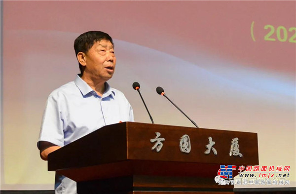 	刘长城总经理在报告中指出，我们始终坚持把“创新”摆在第一位，通过机构创新、人员创新、管理创新、技术创新、产品创新、工艺创新......综合施策，多管齐下，推动企业品质提升、素质提高、综合实力增强。产品参与川藏铁路、莱荣高铁、潍烟高铁、渝昆高铁、广湛高铁、何新高铁、郑济铁路、阿乌高速公路、天巴高速公路、绥大高速公路、鹤大高速公路、连宿高速公路、哈肇高速公路、杭州富春江大桥等众多重点工程施工，出口马来西亚、巴基斯坦、塞内加尔、俄罗斯、美国等国家。这是全体员工团结努力、顽强拼搏、不懈进取的结果，是全体销售人员辛勤奔波、忘我投入、奋力开拓的结果！