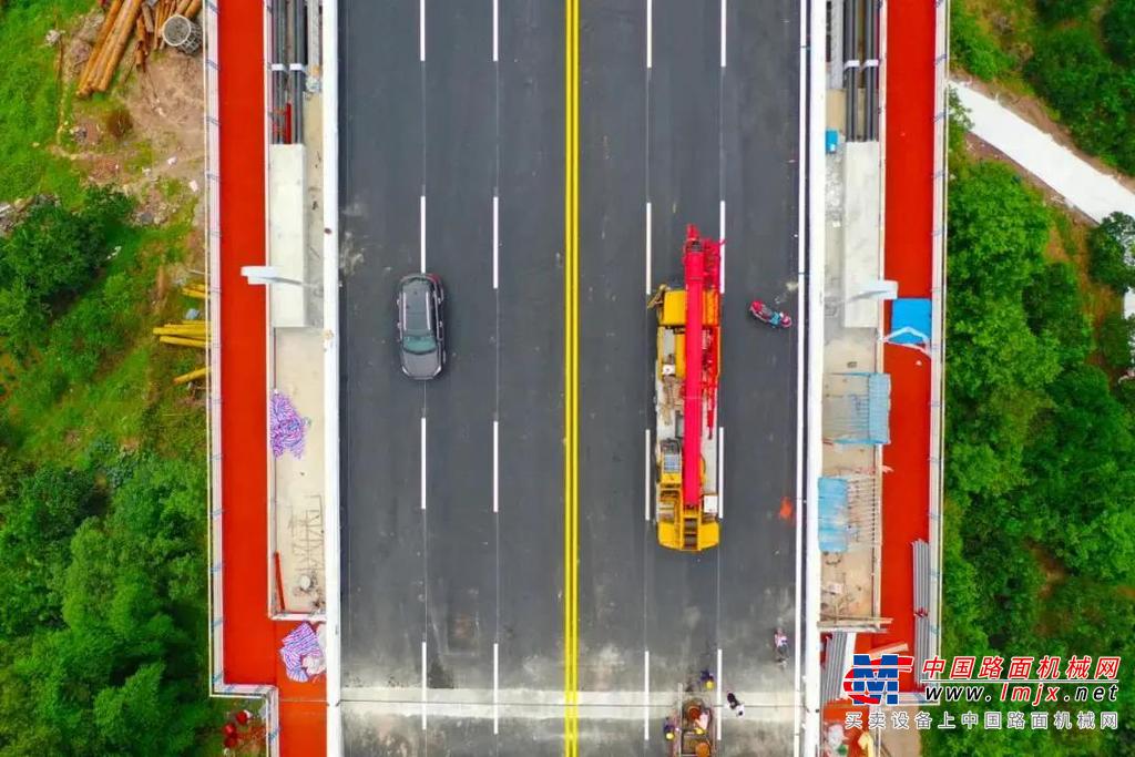合江长江公路大桥起于泸州合江主城区符阳路与少岷北路交叉路口，止于白米镇大耳朵渡口。