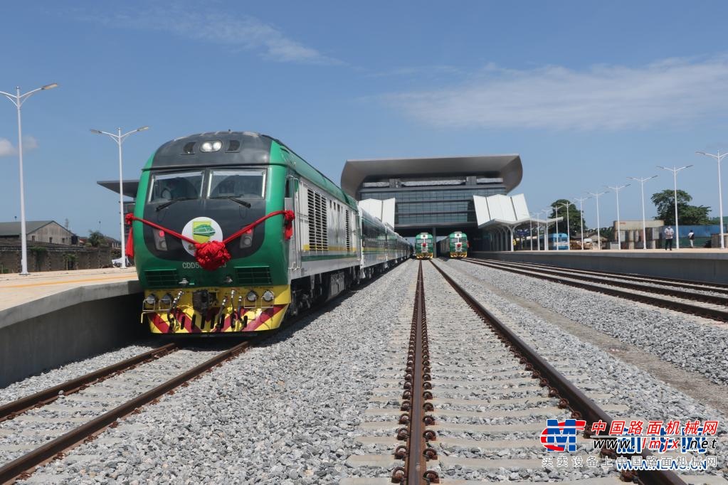 三一重工：拉伊铁路开通！尼日利亚总统激动不已