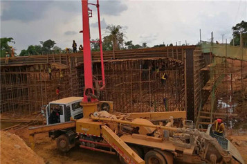 总统见证：三一挖机参建铁路开通！