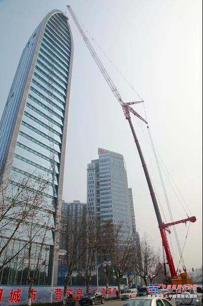 	主臂+超起工况：60m臂长吊重72t；70m臂长吊重40t；95m臂长吊重33t；100m臂长吊重30t；