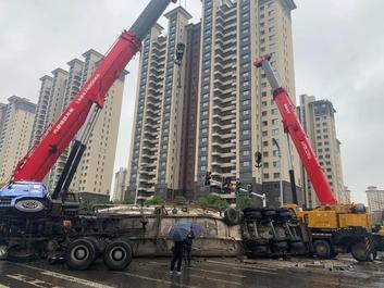 三一重工：赤峰百噸水泥罐車側翻，吊裝人9小時緊急救援