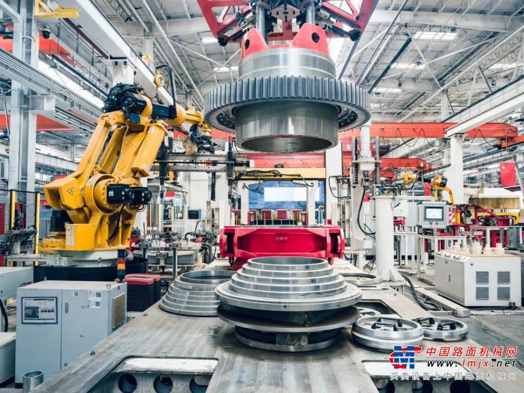 北京日报：打造全球首家重工行业“灯塔工厂”，三一这么做！