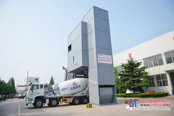 方圆大型箱式斗提搅拌站服役铁伊铁路项目