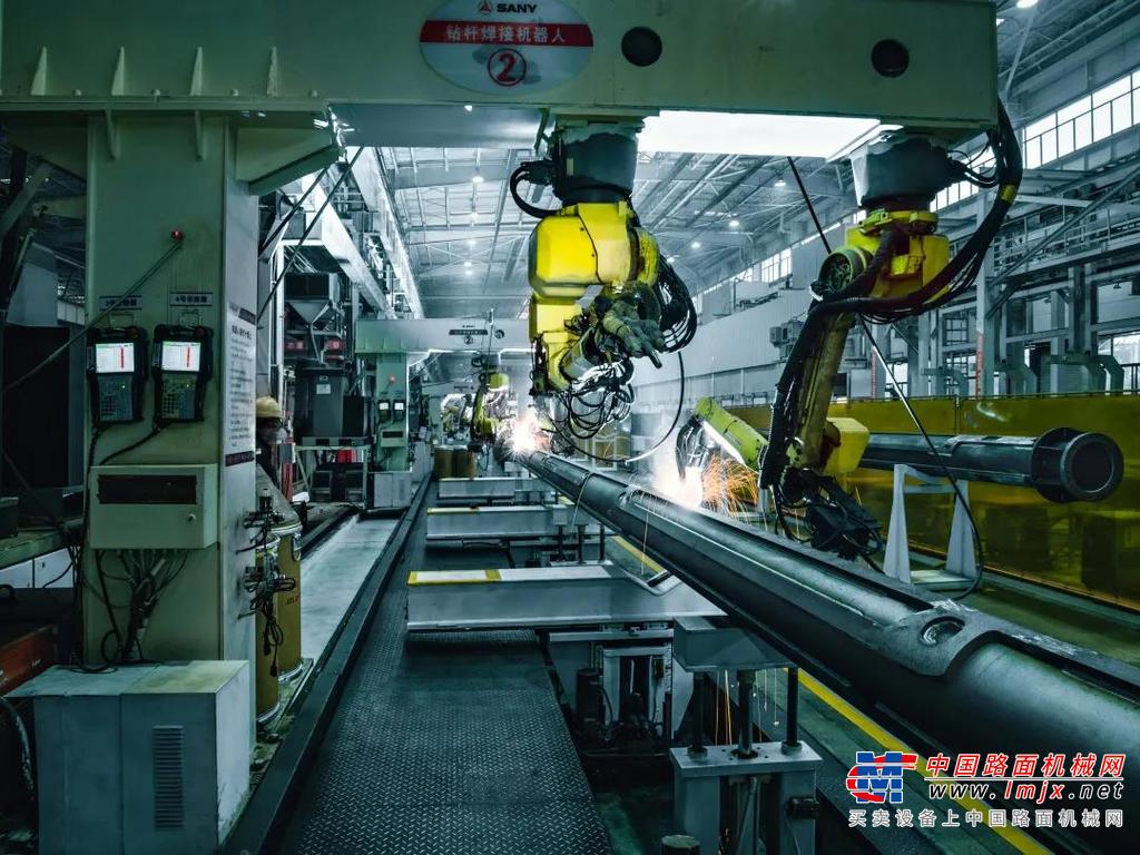 	Few operators are needed at the Sany Group's Beijing Rotary Drilling Rig Plant, as industrial robots are the leading employees when it comes to assembling machinery.