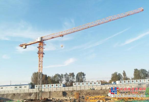 【服务用户】方圆平头塔机参建济南某大型工程