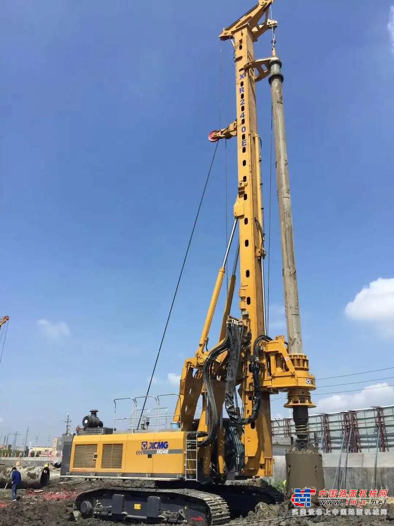 	湖北荆州，徐工基础工程机械板块、徐工吊装板块携手湖北同盟军，共邀荆荆地区（荆州、荆门）旋挖和吊装界业内大咖相聚，共话友情，共议发展！