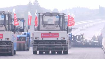 三一重工：无人机出动！湖南省首次高速公路无人施工！
