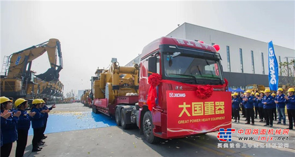 	大型露天矿业机械是制造业高地。露天矿山施工粉尘大、载荷重、强度高，设备几乎全天候运转，极限的施工环境对产品的技术、质量都提出了更苛刻的要求，考验每一个工程机械企业的“段位”。