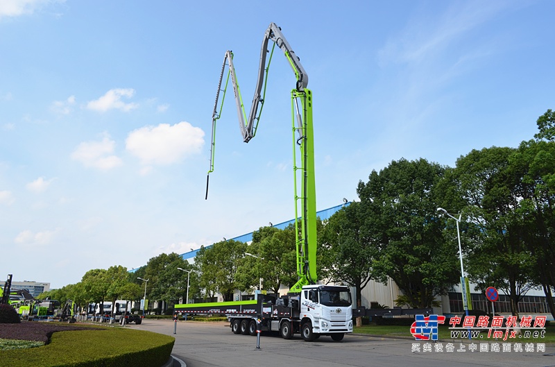 极致轻量化再创新标杆！中联重科发布行业最轻5桥66米泵车