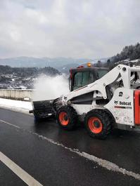 山猫：暴雪来袭，您的专业除雪设备请签收！