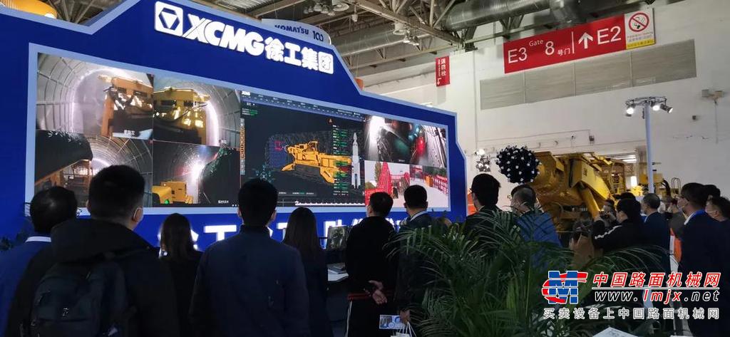日前，第十九届中国国际煤炭采矿技术交流及设备展览会在中国国际展览中心（新馆）开幕。徐工展区新产品、新技术闪亮登场，尽数吸睛。