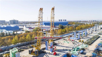 装配式基建“急先锋”又立新功！徐工XGC320完成“毫米级”安装