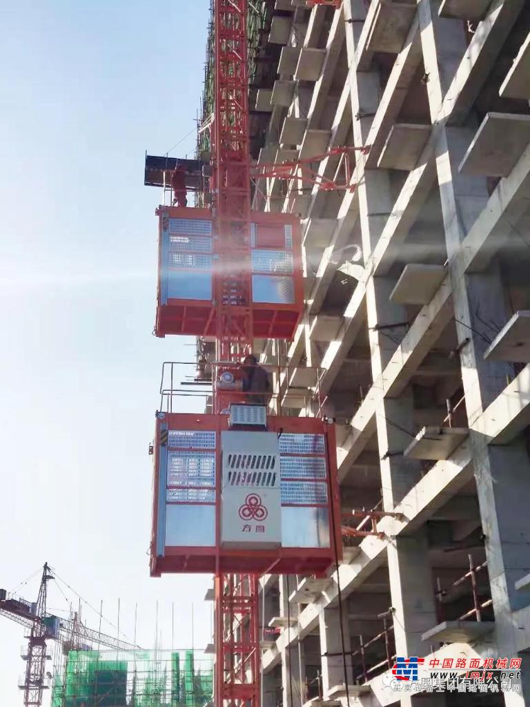 方圆施工升降机群在山西大同御锦汶瀛项目建设展风采