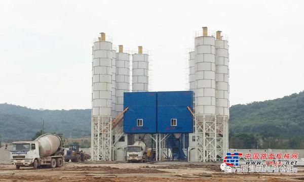 玉磨铁路上的方圆搅拌站