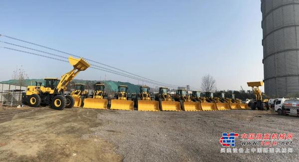 强！17台“中国重装省油王”——山推L58K-C3装载机批量交付