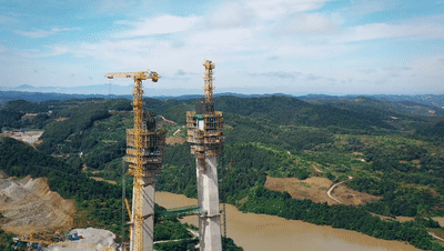 江苏省交通工程建设局常泰长江大桥建设指挥部副指挥长陈维雄，宁安铁路有限责任公司副总经理、巢马铁路马鞍山长江大桥建设指挥部常务副指挥长张文波，中铁大桥局集团有限公司总工程师毛伟琦、副总经理季跃华，中铁大桥勘测设计院集团有限公司全国工程勘察设计大师易伦雄，徐工机械总裁、党委副书记陆川等领导和专家出席了此次技术发布会