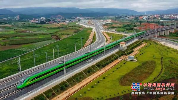 300台三一设备参建！中老铁路今日通车！
