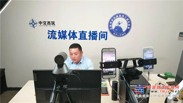 	西筑培训班是行业具有影响力的服务品牌，其内容优势和价值追求吸引了行业的一线工作者，每年的参训人数居多，今年的报名人数更是创历史新高，据统计，仅钉钉平台吸引了181家单位的608名人员报名参训取证，其中不乏同行的从业者；抖音和视频号每天更是有上千人坚持观摩学习。首播当天，3个平台的在线观摩高达2254人次。