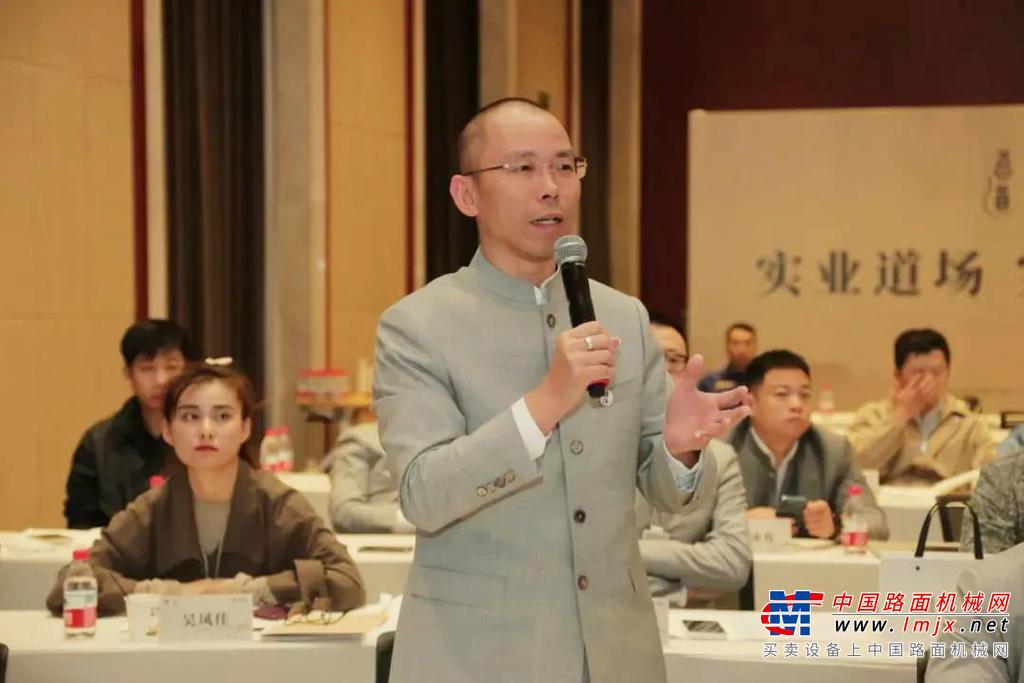 	根正苗红，徐工发展之路是一条红色的路