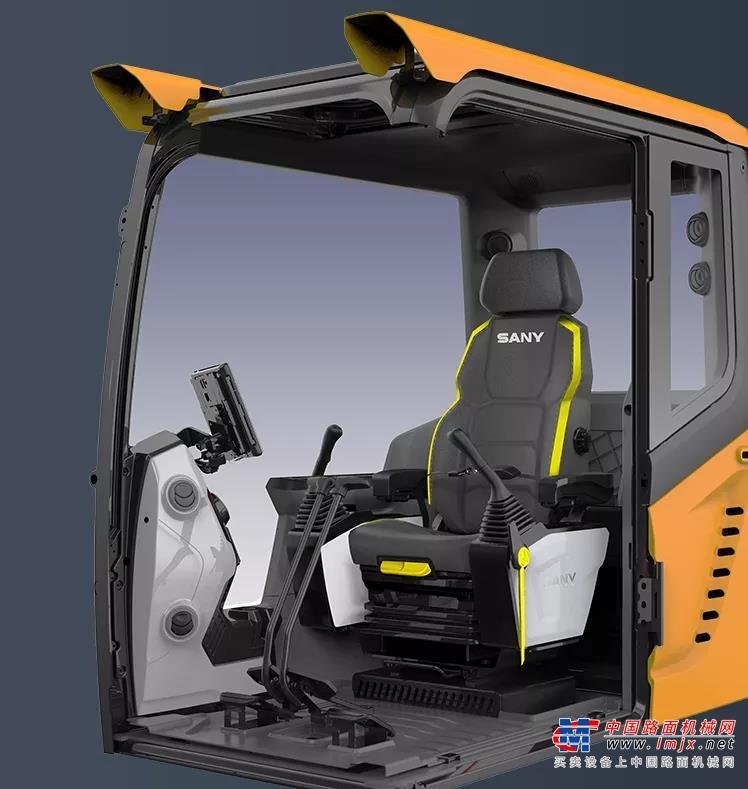 	▲SY650H破碎锤施工作业