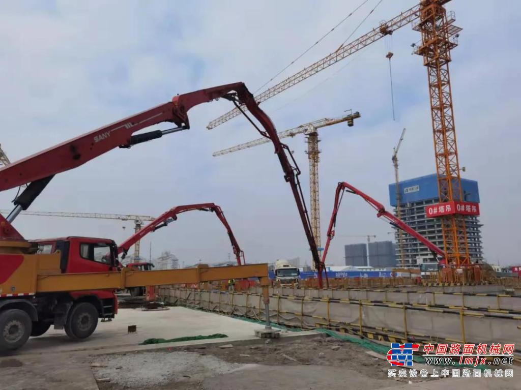 多台三一泵车助建苏州唯亭恒泰生活广场项目，48小时连续泵送15000方混凝土