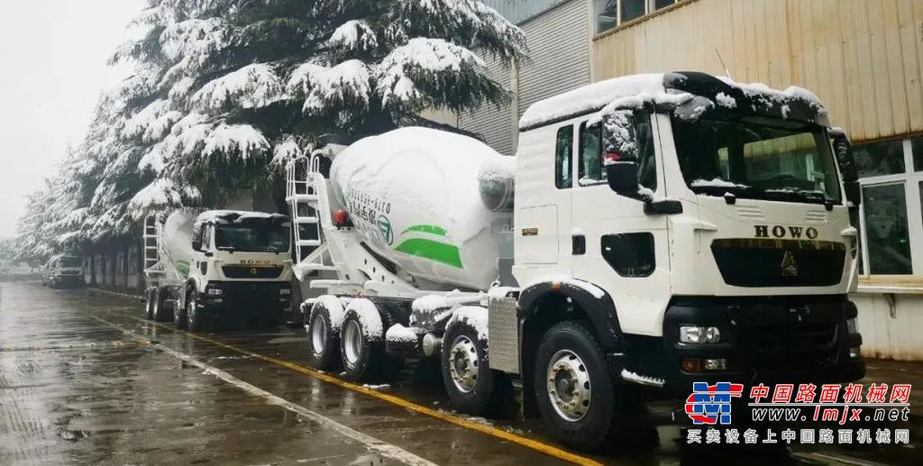 凌宇汽车：雪天行车，三十六计，稳为上计！