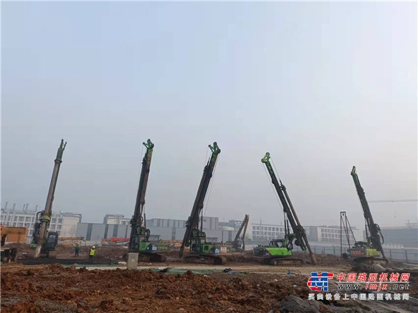 泰恒基礎五台小旋挖快速助力鎮江城市建設