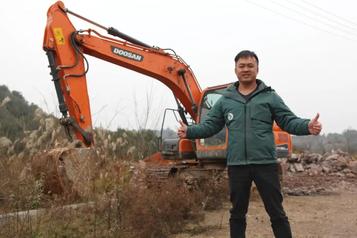湖南怀化李老板：“蓝翔挖掘机学徒”的斗山情怀！