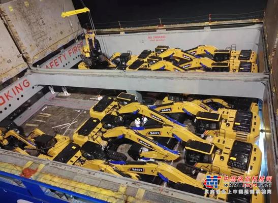 火爆全球！318台三一装备满舱出海！
