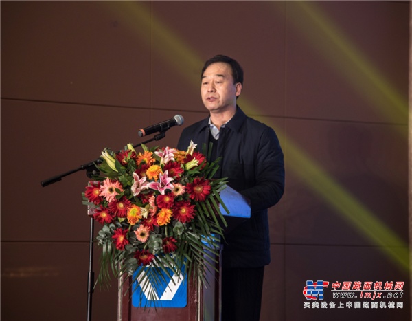 	新店开业即狂揽批量起重机订单