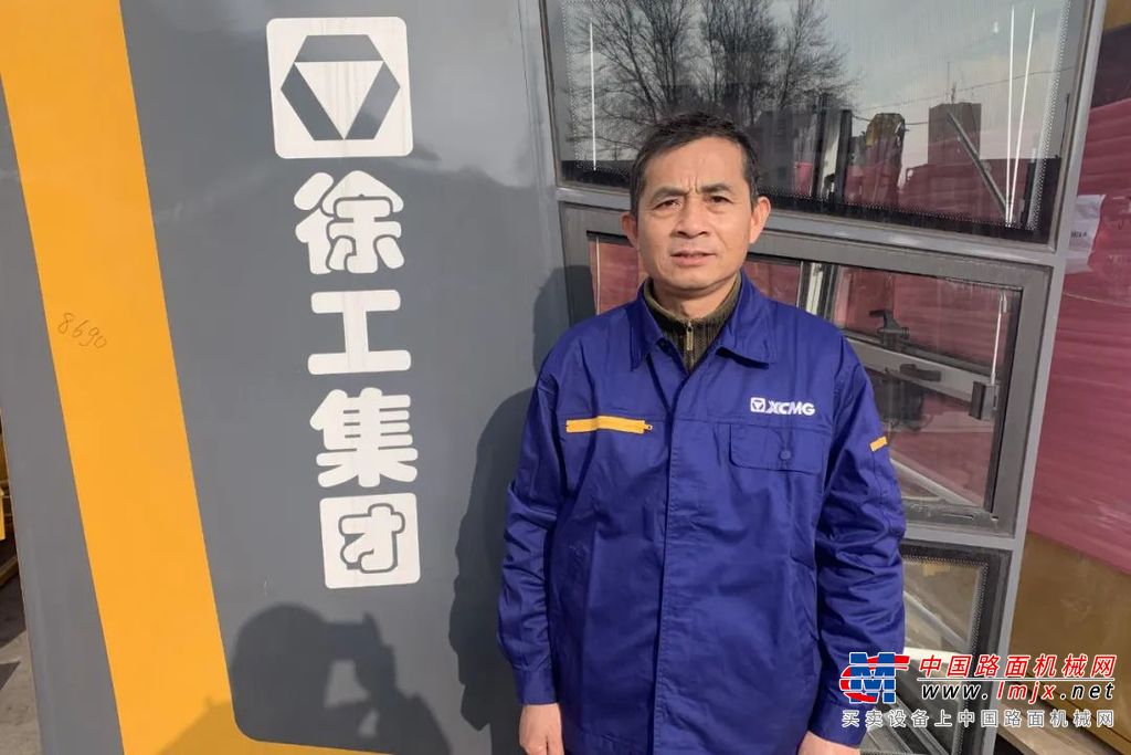 2018年，滕广杰前往印度海德拉巴指导安装XGT8033，项目工地位于城市郊区，周围垃圾遍布、蚊虫肆虐。在服务过程中，他突感头痛、全身乏力，起初以为只是感冒发烧，吃了点药继续坚持在岗。但随着病情的加重，他不得不前往医院进行检查，被检查出感染登革热。