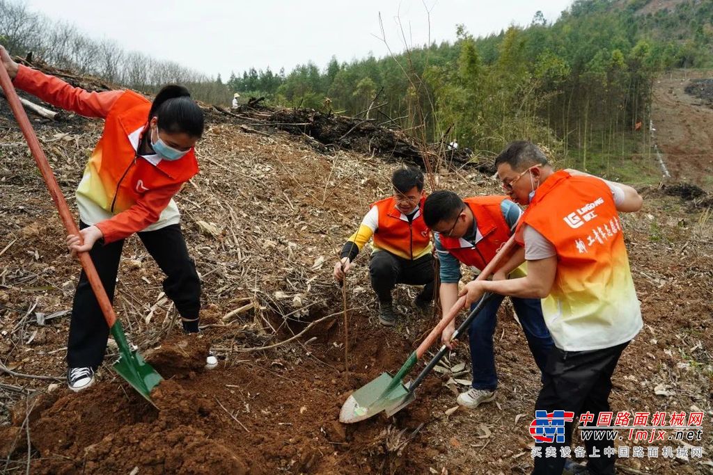 	《栽下新绿 点亮春天》 柳工植树节主题视频